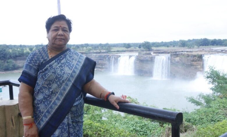 Chitrakoot Waterfall देखकर मंत्रमुग्ध हुईं राज्यपाल उइके 3 Chitrakoot Waterfall