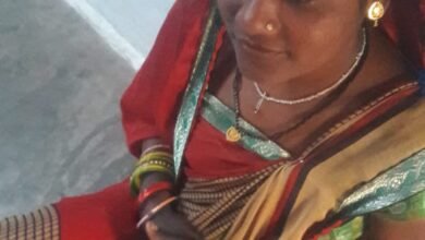 गोधन से आई लक्ष्मी, पत्नी के लिए खरीदे टाप्स