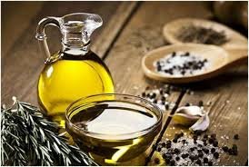 Olive Oil Benefits: जैतून के तेल से बना खाना किस तरह से सेहत के लिए है फायदेमंद, जानें