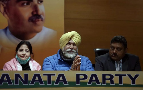 सिर्फ 40 दिन में दूसरी बार भाजपा में एंट्री, विधायक बलविंदर लड्डी ने फिर छोड़ी कांग्रेस 1 सिर्फ 40 दिन में दूसरी बार भाजपा में एंट्री, विधायक बलविंदर लड्डी ने फिर छोड़ी कांग्रेस