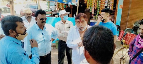 वैशालीनगर जोन में कुर्की करने गई टीम ने वसूला 664321 संपत्तिकर, बकाया वसूली के लिए कुर्की दल का अभियान, पुलिस बल की मौजूदगी में 4 स्थानों पर निगम की टीम पहुंची थी कुर्की के लिए... 1 वैशालीनगर जोन में कुर्की करने गई टीम ने वसूला 664321 संपत्तिकर, बकाया वसूली के लिए कुर्की दल का अभियान, पुलिस बल की मौजूदगी में 4 स्थानों पर निगम की टीम पहुंची थी कुर्की के लिए...