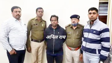 दुर्ग पुलिस ने रायपुर एयरपोर्ट से शातिर ठग को किया गिरफ्तार