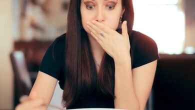 Emotional Binge Eating: क्या है इमोशनल बिंज ईटिंग और किस तरह दूर करें खाने की ये समस्या