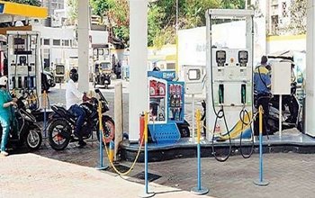 Petrol Diesel Prices Today : आज फिर बढ़ गए रेट, जानिए आपके शहर में कितने रुपए लीटर हुआ पेट्रोल