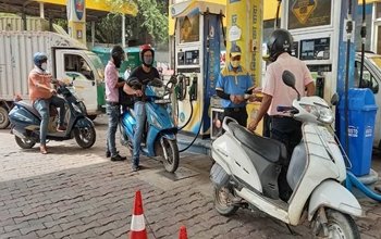 Petrol-Diesel Price : आज भी लगभग 1 रुपये ज्यादा महंगे हो गए पेट्रोल-डीजल, 10 दिनों में नौवीं बढ़ोतरी