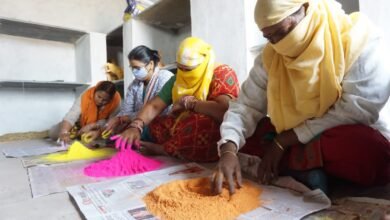 होली पर्व में रंग बिरंगी फूलों से बनी गुलाल से सराबोर होंगे शहरवासी, हाथों हाथ हुई 70 किलो की बिक्री,