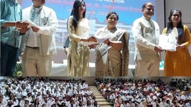 रायपुर : राज्यपाल सुश्री उइके डॉ. हरवंश सिंह जज दंत चिकित्सा संस्थान के व्हाईट कोट सेरेमनी में शामिल हुई