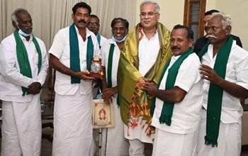 रायपुर : मुख्यमंत्री भूपेश बघेल से तमिलनाडु से आए किसानों के प्रतिनिधि मंडल ने की सौजन्य मुलाकात
