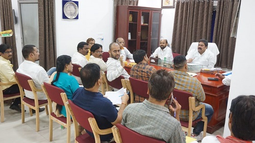 महापौर ने पेयजल को लेकर जोन एक व दो के पार्षदों के साथ की बैठक, वार्ड क्षेत्र में पानी की समस्याओं से हुए अवगत 1 महापौर ने पेयजल को लेकर जोन एक व दो के पार्षदों के साथ की बैठक, वार्ड क्षेत्र में पानी की समस्याओं से हुए अवगत