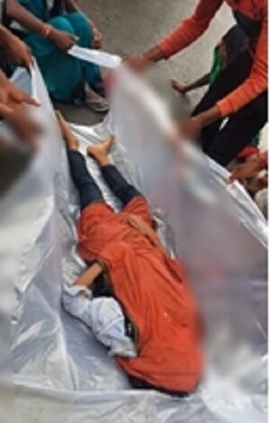 रफ्तार का कहर: डंपर ने बाइक को मारी टक्कर, हादसे में बहन की मौत, भाई गंभीर घायल 1 रफ्तार का कहर: डंपर ने बाइक को मारी टक्कर, हादसे में बहन की मौत, भाई गंभीर घायल