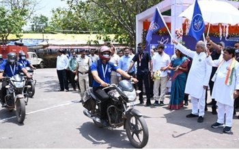 मितान योजना : आम नागरिकों को मिल रही घर पहुंच सुविधा : 1700 से अधिक प्रमाण पत्र घर पहुंचाए गए