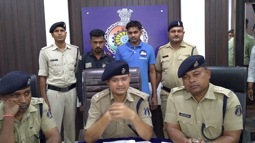 नशे के कारोबारियों पर पुलिस की लगातार कार्यवाही जारी... 1 नशे के कारोबारियों पर पुलिस की लगातार कार्यवाही जारी...