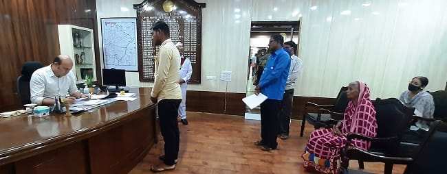 अवैध कब्जा पर रोक लगाने राजस्व अधिकारियों को दिए निर्देश...