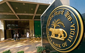 RBI ने 8 सहकारी बैंकों पर लगाया 40 लाख तक जुर्माना, एक NBFC पर ठोकी 2.33 करोड़ रुपये की पेनाल्‍टी...