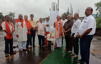 आजादी के अमृत महोत्सव पर सरयूपारीय ब्राह्मण समाज द्वारा किया गया ध्वजारोहण संपन्न