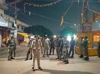 विशेष अभियान के तहत पुलिस अधीक्षक दुर्ग एवं राजपत्रित अधिकारी उतरे सड़कों पर...