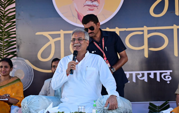भेंट मुलाकात: मुख्यमंत्री भूपेश बघेल ने रायगढ़ जिले के नवापारा में की घोषणाएं
