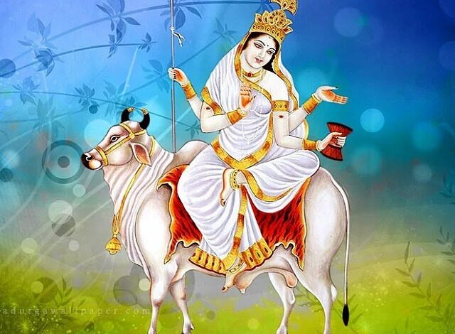 Navratri 2022 Day : नवरात्रि के पहले दिन शैलपु़त्री देवी का पूजन, जानें मंत्र, आरती और भोग
