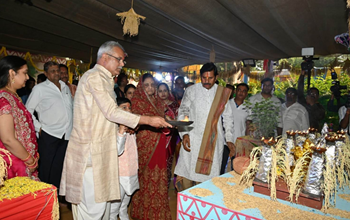 मुख्यमंत्री निवास में गोवर्धन और देवारी तिहार पारंपरिक हर्षोल्लास के साथ मनाया गया...