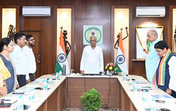 मुख्यमंत्री भूपेश बघेल अपने निवास कार्यालय में गोधन न्याय योजना के हितग्राहियों को राशि के वितरण कार्यक्रम में शामिल हो रहे हैं