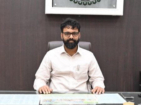 भिलाई निगम कमिश्नर रोहित व्यास ने लिया चार्ज, शासकीय योजनाओं को अंतिम छोर तक पहुंचाना और नागरिक सेवाओं पर रहेगा फोकस 1 भिलाई निगम कमिश्नर रोहित व्यास ने लिया चार्ज, शासकीय योजनाओं को अंतिम छोर तक पहुंचाना और नागरिक सेवाओं पर रहेगा फोकस