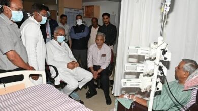 मुख्यमंत्री भूपेश बघेल राजधानी रायपुर के रामकृष्ण केयर अस्पताल पहुंचे
