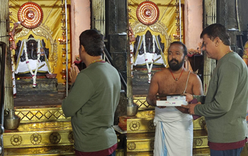 भोले बाबा की बारात के लिए आमंत्रण का सेक्टर-5 मंदिर से श्रीगणेश, दया सिंह ने पहला कार्ड भगवान गणेशजी को दिया...