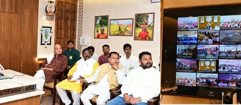 मुख्यमंत्री भूपेश बघेल ने राज्य सरकार की महत्वाकांक्षी योजना मुख्यमंत्री वृक्ष संपदा योजना का किया शुभारंभ...