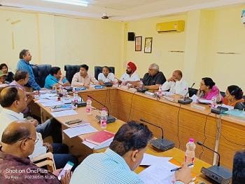 निगम एमआईसी की बैठक में विभिन्न विषयों पर महापौर ने किया चर्चा...