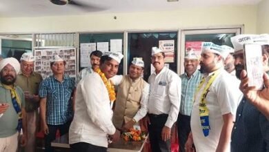 दुर्ग जिले में आप प्रदेश अध्यक्ष कोमल हुपेंडी ने जिले के सक्रिय समाज सेवियों को आम आदमी पार्टी की सदस्यता ग्रहण करवाई