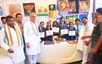 मुख्यमंत्री भूपेश बघेल ने प्रतिभावान विद्यार्थियों का किया सम्मान...