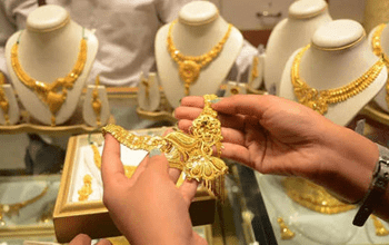 Gold-Silver Price Today: सर्राफ़ा बाजार में सोना स्थिर, लेकिन चांदी चमकी, जानें आज के भाव
