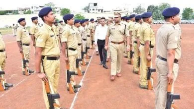 पुलिस अधीक्षक ने दुर्ग में आयोजित जनरल परेड की सलामी लेकर रक्षित केन्द्र, दुर्ग के शाखाओं का किया निरीक्षण 5 पुलिस अधीक्षक ने दुर्ग में आयोजित जनरल परेड की सलामी लेकर रक्षित केन्द्र, दुर्ग के शाखाओं का किया निरीक्षण