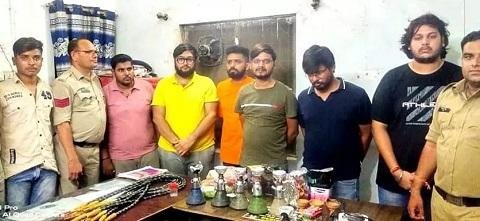 हुक्का घर में पुलिस का छापा, 6 युवक गिरफ्तार...