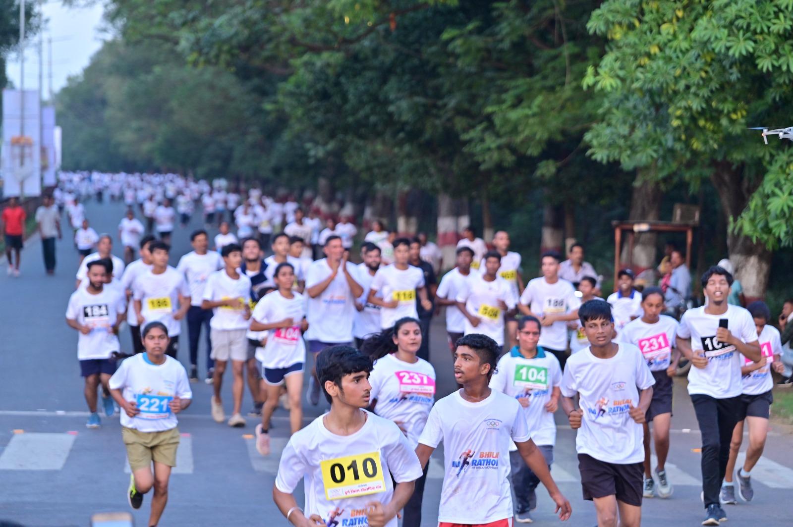 फिट भिलाई मूवमेंट के लिए 5000 लोगो ने लगाई विधायक देवेंद्र संग दौड़...