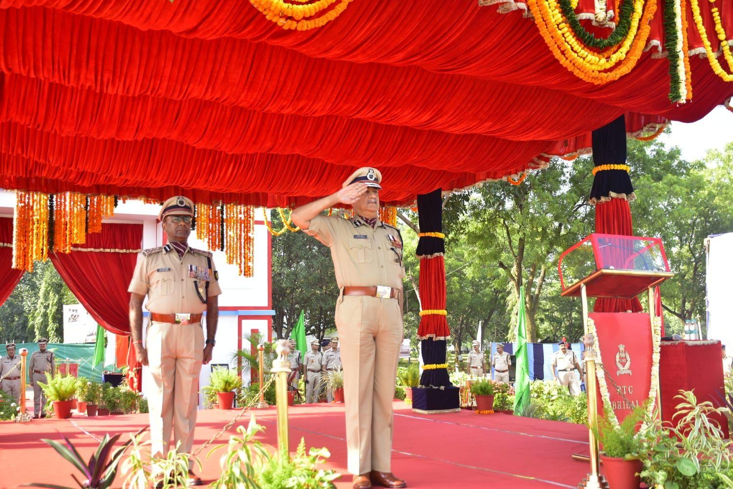 केन्द्रीय औद्योगिक सुरक्षा बल, क्षेत्रीय प्रशिक्षण केन्द्र का शपथ समारोह हुआ संपन्न...