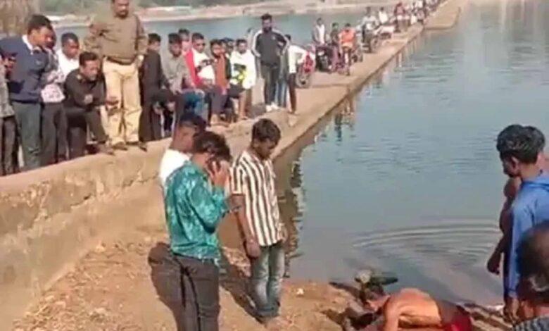 शिवनाथ नदी में नहाने के दौरान डूबा युवक, एक की मौत... 1 शिवनाथ नदी में नहाने के दौरान डूबा युवक, एक की मौत...