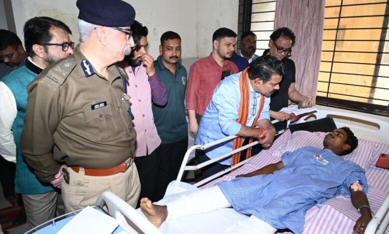 उप मुख्यमंत्री विजय शर्मा घायल जवानों से मिलने पहुंचे हॉस्पिटल... 11 उप मुख्यमंत्री विजय शर्मा घायल जवानों से मिलने पहुंचे हॉस्पिटल...
