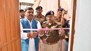 दुर्ग विधायक गजेन्द्र यादव एवं वरिष्ठ पुलिस अधीक्षक द्वारा बस स्टेण्ड दुर्ग मे यातायात पुलिस सहायता केन्द्र का उद्घाटन किया गया
