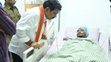 उपमुख्यमंत्री एवं गृहमंत्री विजय शर्मा घायल जवान से मिलने पहुँचे अस्पताल...