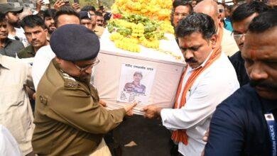 दुख की घड़ी में छत्तीसगढ़ सरकार शहीद जवान के परिजन के साथ हैं - उपमुख्यमंत्री विजय शर्मा....