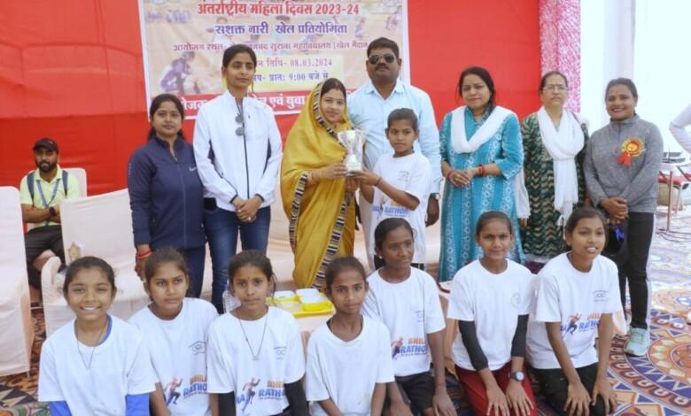 अंतर्राष्ट्रीय महिला दिवस के अवसर पर खेल प्रतियोगिता सेठ रतन चंद सुराना महाविद्यालय के क्रीड़ांगण मैदान में हुआ सम्पन्न.... 1 अंतर्राष्ट्रीय महिला दिवस के अवसर पर खेल प्रतियोगिता सेठ रतन चंद सुराना महाविद्यालय के क्रीड़ांगण मैदान में हुआ सम्पन्न....