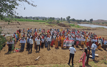 अन्तर्राष्ट्रीय मजदूर दिवस के उपलक्ष्य में मनरेगा श्रमिकों द्वारा चलाया गया मतदाता जागरूकता अभियान...