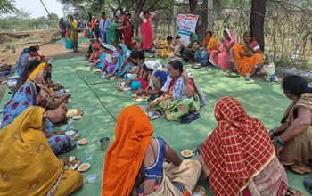 अन्तर्राष्ट्रीय मजदूर दिवस के उपलक्ष्य में मनरेगा श्रमिकों द्वारा चलाया गया मतदाता जागरूकता अभियान...