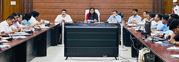 चुनाव सम्पन्न होने के साथ ही कार्यालयीन रूटीन कार्य पर ध्यान देवें अधिकारी: कलेक्टर... 1 चुनाव सम्पन्न होने के साथ ही कार्यालयीन रूटीन कार्य पर ध्यान देवें अधिकारी: कलेक्टर...