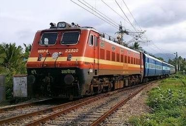 Indian Railways: रेलवे यात्र‍ियों के ल‍िए बड़ा अपडेट, 4 साल बाद बहाल होगी सीनियर सिटीजन को क‍िराये में म‍िलने वाली छूट...