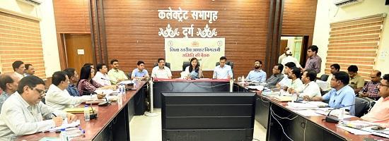 त्रुटि सुधार के कार्यो को विशेष अभियान चलाकर शीघ्र पूर्ण करें-कलेक्टर सुश्री चौधरी...