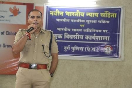 पुलिस अधीक्षक द्वारा बताया गया कि पूर्व के कानून दण्ड की प्रक्रिया पर आधारित है जिसे बदल कर अब न्याय की प्रक्रिया पर लागू किया जावेगा...