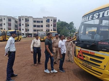 यातायात पुलिस दुर्ग और परिवहन विभाग दुर्ग द्वारा सयुंक्त रूप से की गई जाँच...