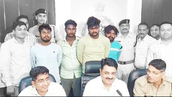 दिनदहाड़े 15 लाख के जेवर की उठाईगिरी करने वाले 4 आरोपियों को पुलिस ने किया गिरफ्तार...